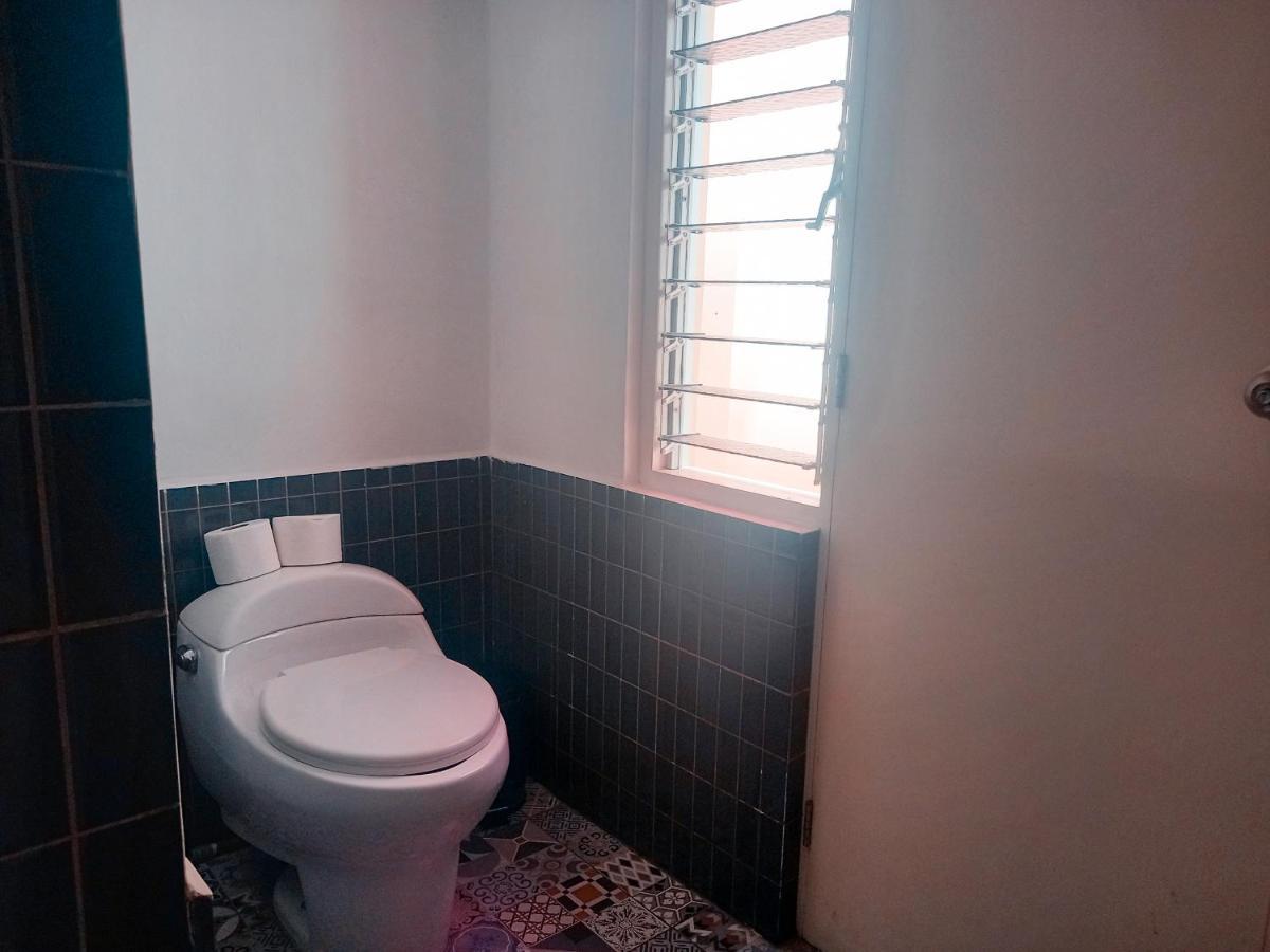 Hotel ☆Miraflores Centrico☆Pequeno/Tv Con Netflix Lima Zewnętrze zdjęcie